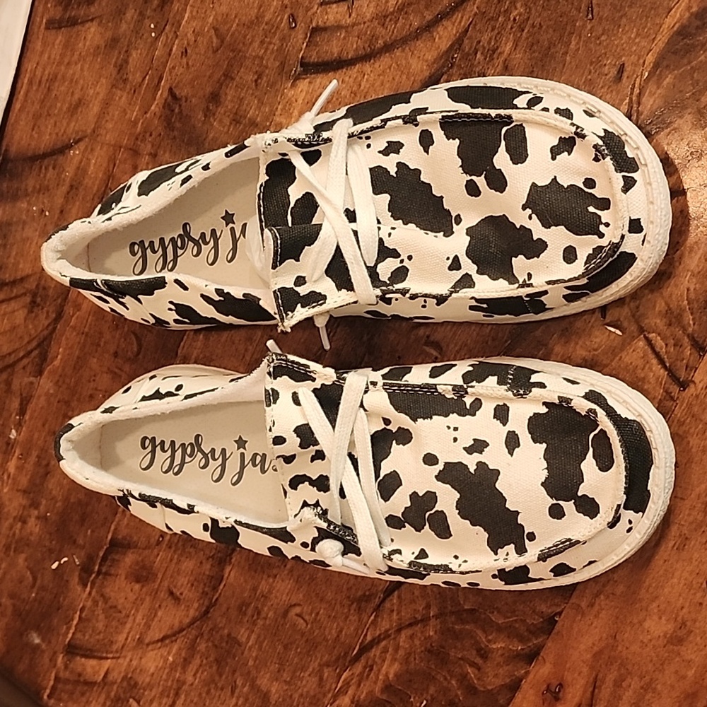 Gypsyjazz cow pattern Wm shoes 9.5
